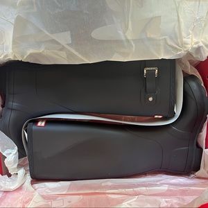 Tall Hunter Boots black Matte Size 5 New in the box